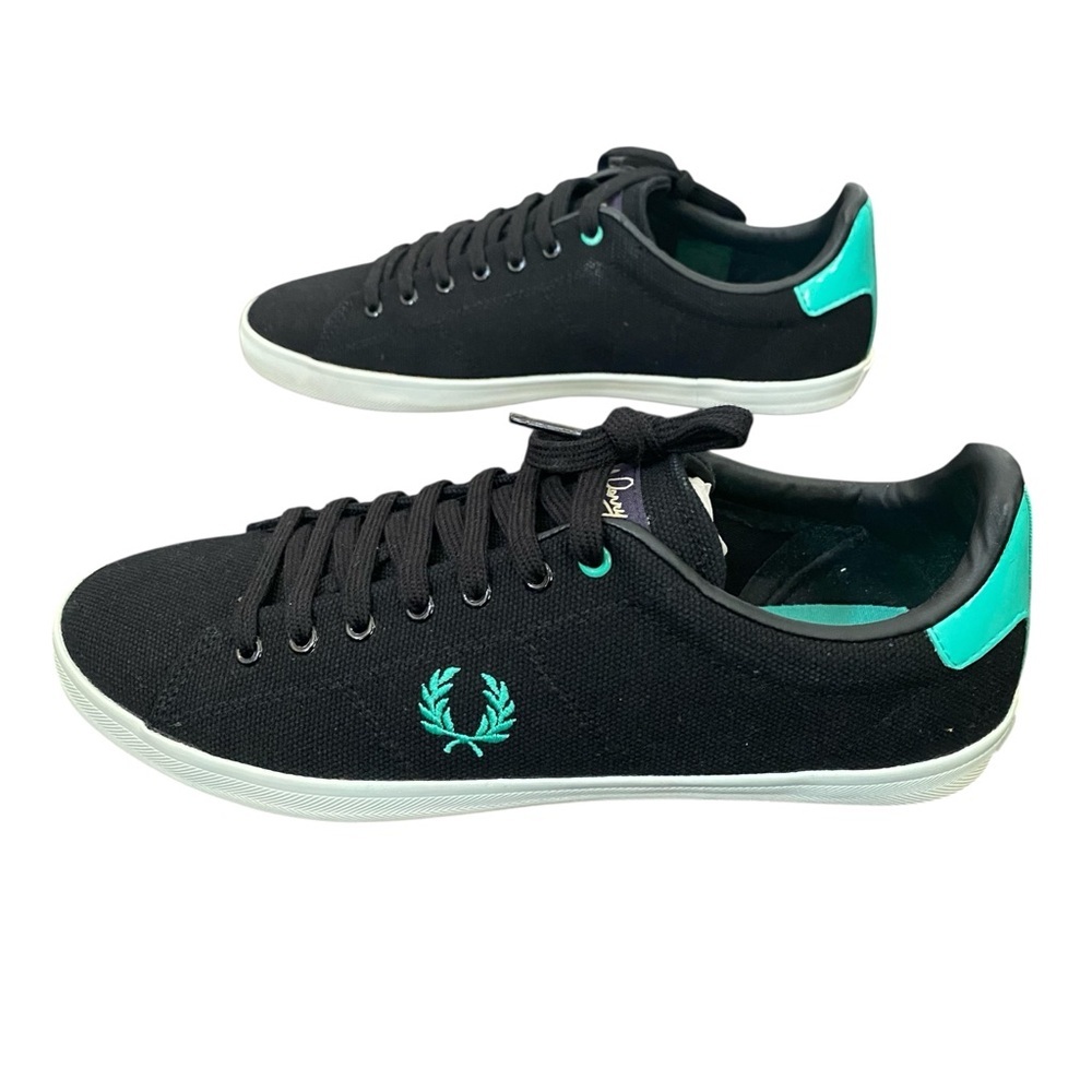 New with box Fred Perry black lace up sneakers size 8